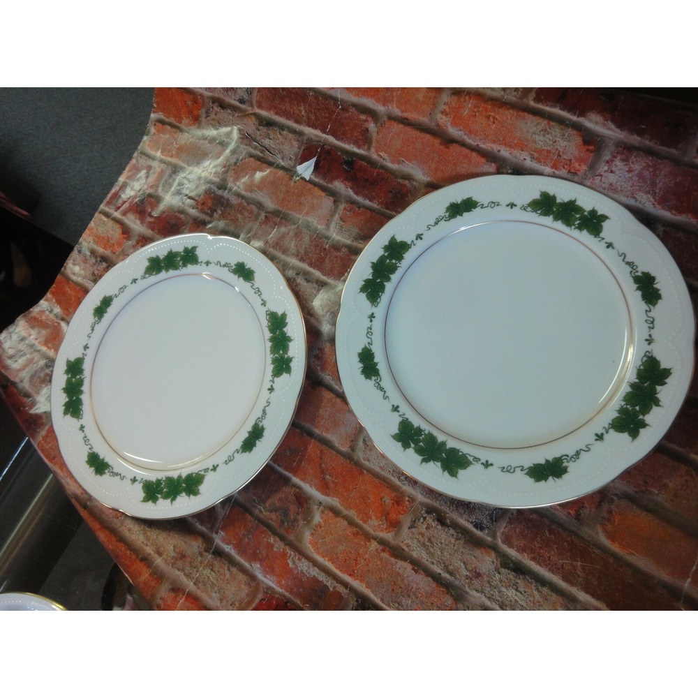 2 lot Graf Von Henneberg Bavaria Germany Green Ivy Gold Trim 10.25" dinner plate